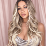 Premium Peruka beżowy blond z ciemniejszym odrostem 40–45 cm Iza 26