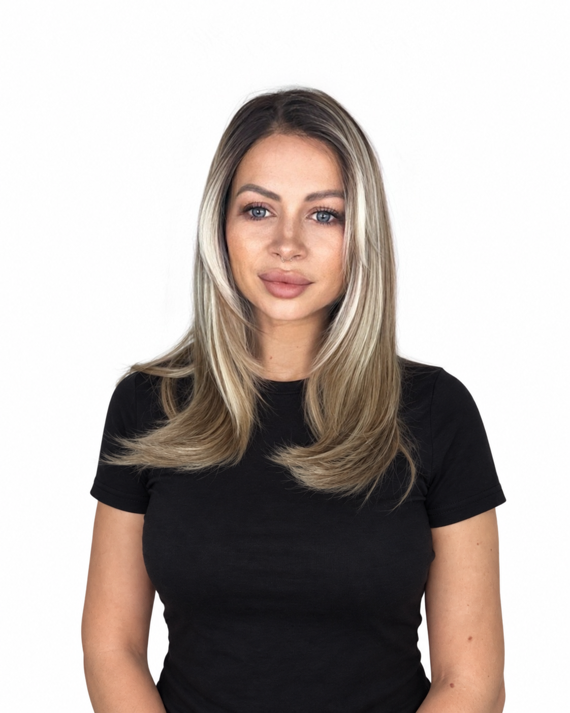IMG_2423 Premium Peruka ciepły i chłodny blond z ciemniejszym odrostem 35 cm Melissa NTF/14Q/613V - obrazek 1