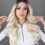 Premium Peruka platynowy blond z ciemniejszym odrostem 40–45 cm Rose NAT10A/613FA/1001C